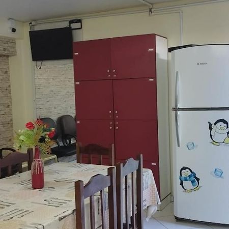 Hostel Em Brusque - Para Quem Busca Economia - Otima Localizacao エクステリア 写真